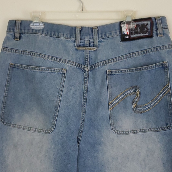 Boston Celtics NBA UNK Denim Shorts - 36 - Picture 10 of 14